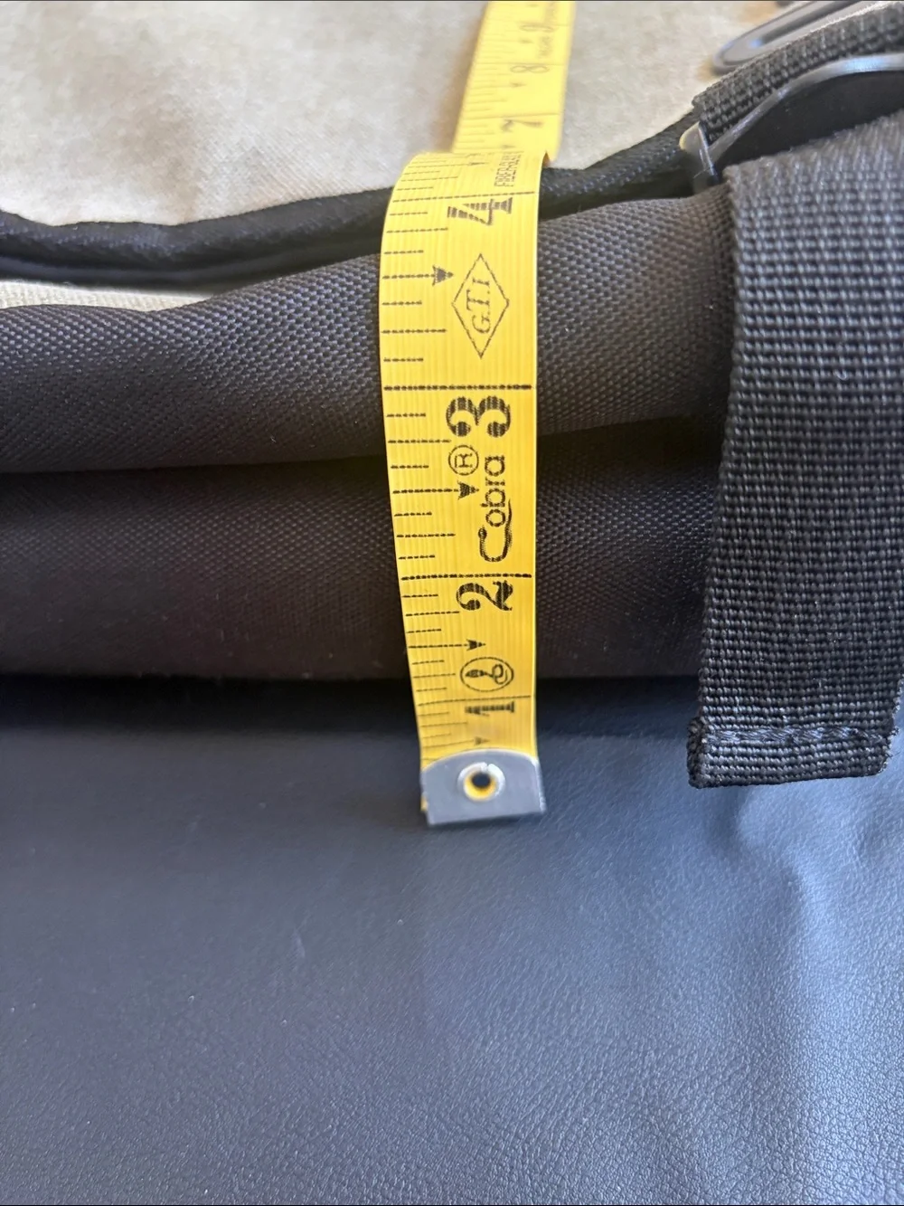 SwissGear Khaki Black Crossbody Messenger Travel Ba